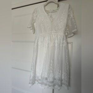 Brides to be: Gorgeous Flowy White Dress | Size s/m